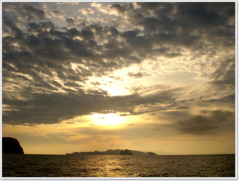 [q]อ้างถึง: bigboom posted: 30-06-2554, 22:25:00

รอชมอย่างใจจดใจจ่อ........... :smile: :smile:[/q
