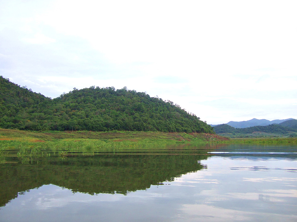  [b]เรือทั้งสามลำ ต่างมุ่งหน้าสู่หมา