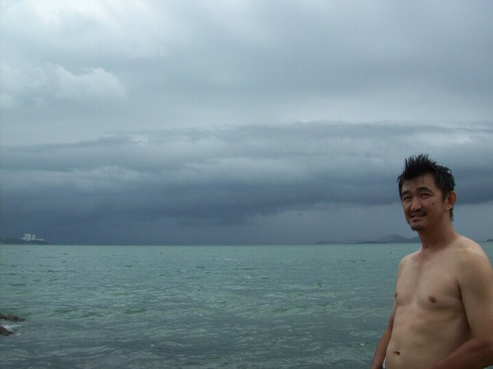 หาเหยื่อเจอ ก็ได้เวลากลับครับ ดูข้างหลังซิครับ  :laughing: มาอย่างไว  :laughing: :grin: