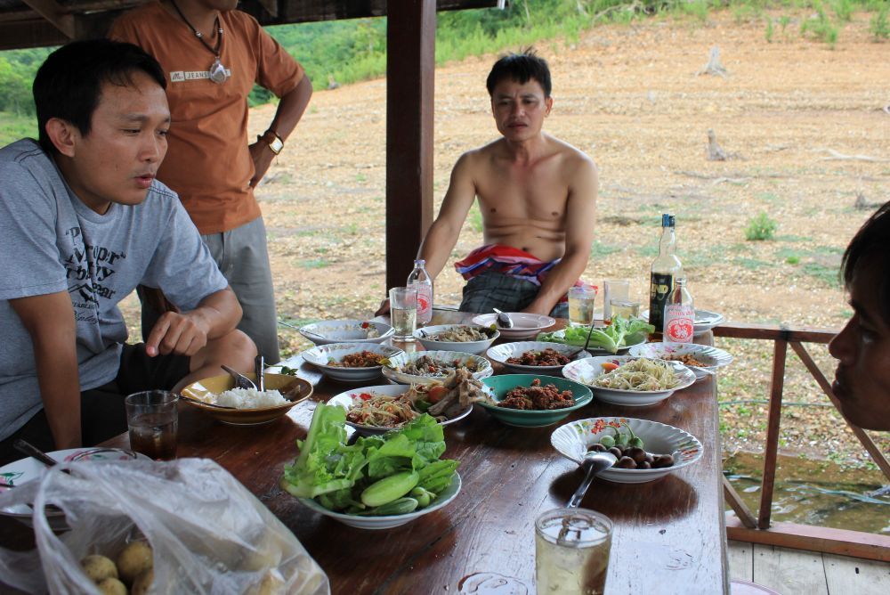  [b]หมดเวลากลับมาทานข้าวก่อน บ่ายค่อยลุยต่อ[/b]