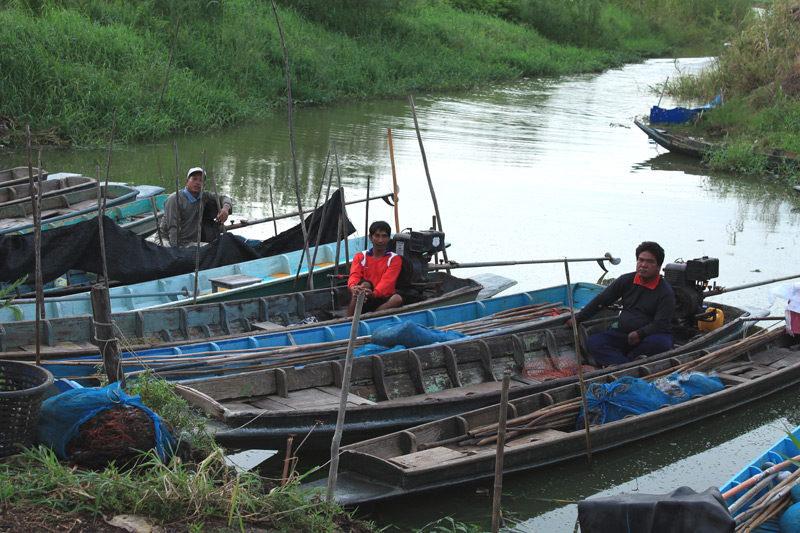 คนเรือมานั่งคอย...จนเริ่มเช็งแล้วนะอาจารย์ :laughing: :laughing: :laughing: :laughing: :laughing: