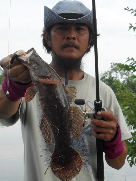     ป้าแอ้ ชักจะสงสารแล้วนะเนี้ย ปานนี้ อีเอื้อย คงรอแม่มันแน่เลย :grin: :grin: :grin: