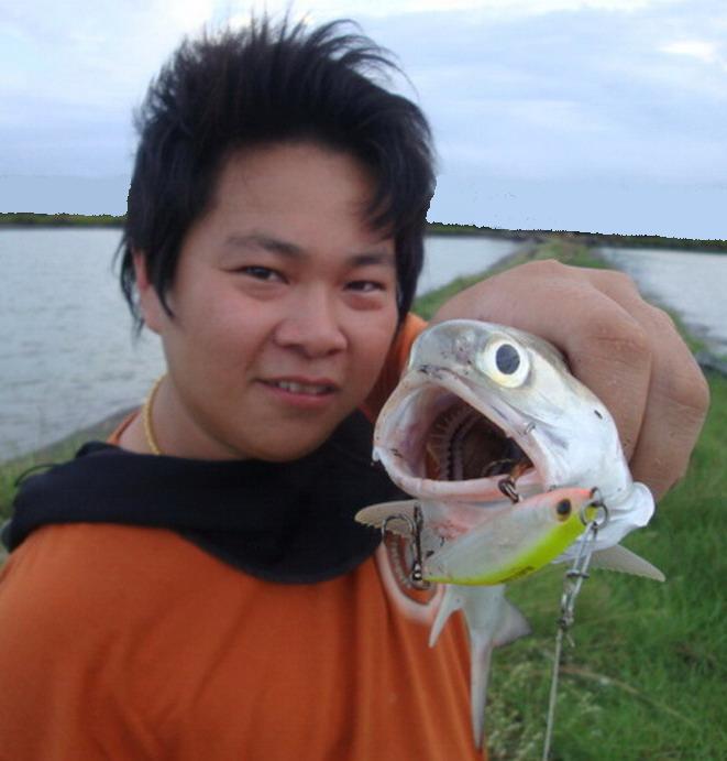 แหม่.... นึกว่าใคร.........อีน้องเอ๊กซ์  อีกและ   :laughing: :laughing: :laughing: :laughing:

ตัว