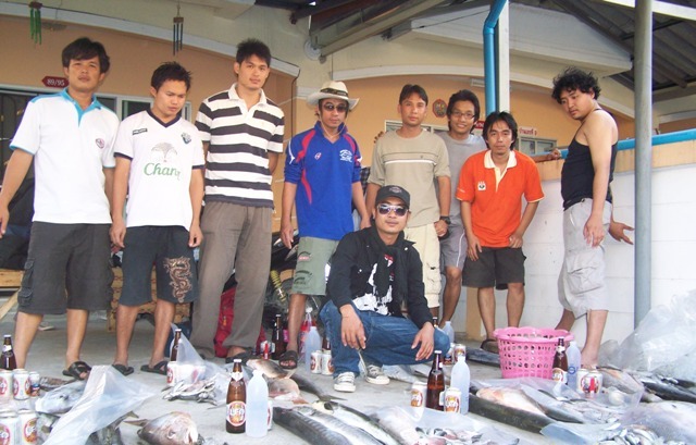 ลากันด้วยภาพนี้ครับ
 :cool: :cool: :cool: :cool: :cool: :cool:
ทริปหน้า 30 ก.ย. - 3 ต.ค. 2554 
หม