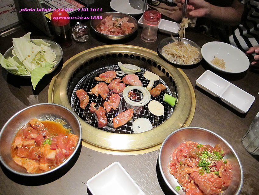  :grin: [b]น่ากิงมั้ยครับ  เป็น Buffet ด้วย หัวละ 1,500 เยน  สำหรับผม เพิ่ม Buffet Beer ด้วย เพิ่มอี