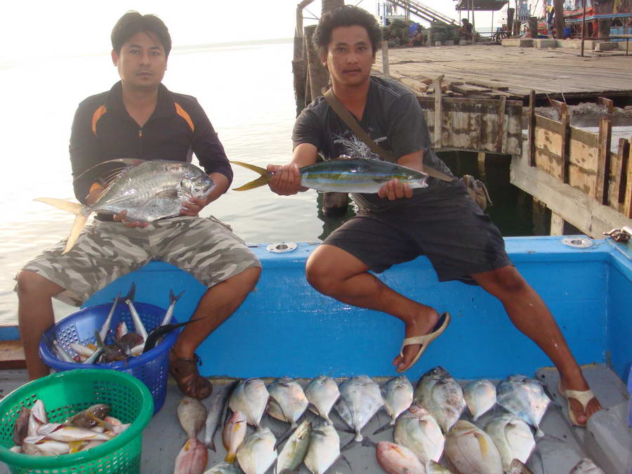 หล่อแพ็คคู่ครับ :laughing: :laughing: