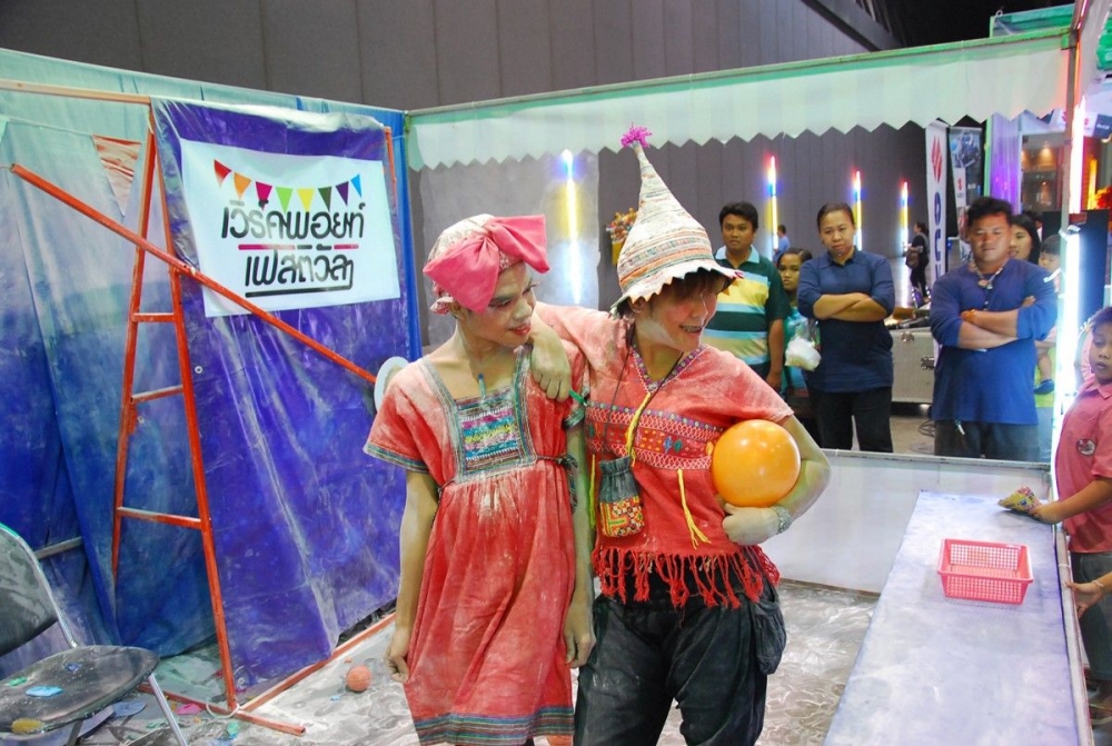 ใครยกกล้องขึ้นเมื่อไหร่ เธอก็จะ อย่างที่เห็น :laughing: :laughing: :laughing: