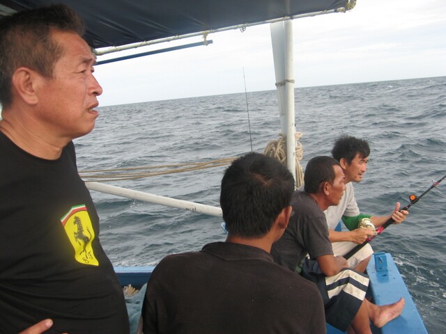 ช่วยกันลุ้นครับ  :laughing: :grin: