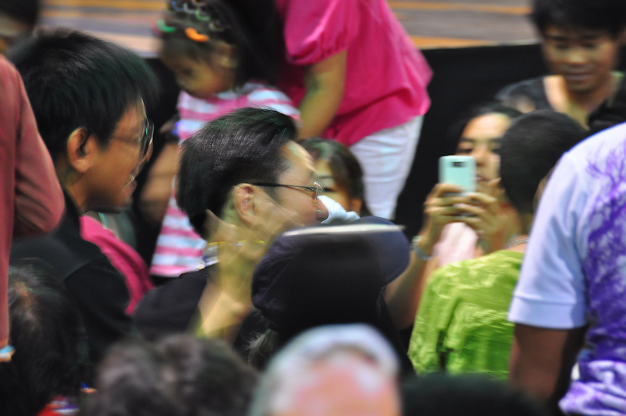 
เอ๊ะ!!... ใครนะ ท้ายทอยแบบนี้คุ้นๆ  :think:  :grin: :grin:


