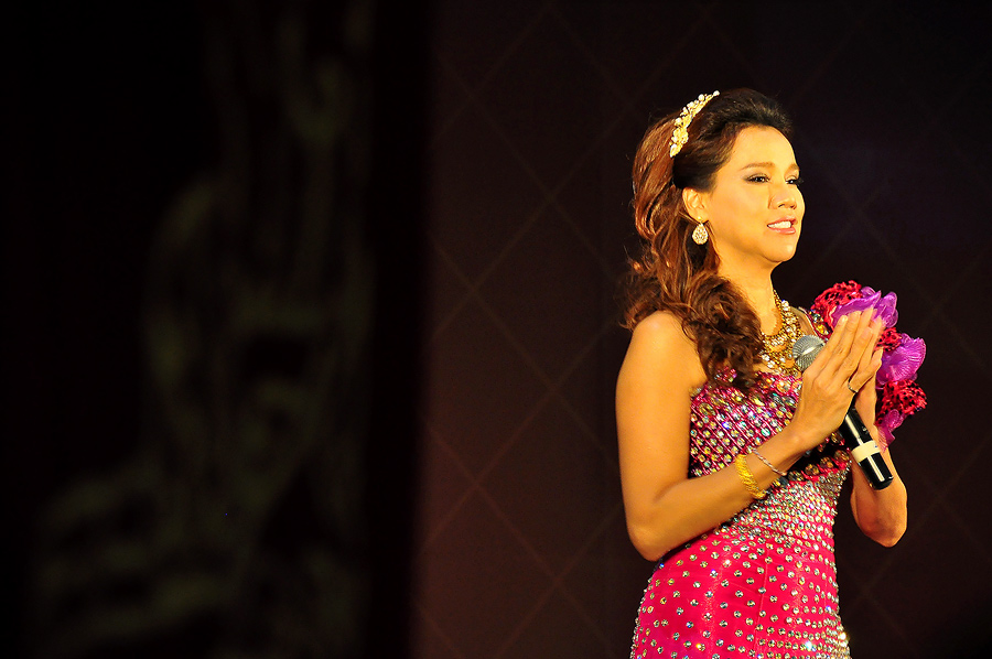 
สวยจริงๆ พี่ส้มเช้ง  :love: :love: :love: :love: :love: