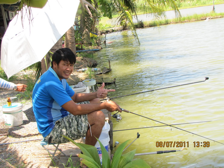 พี่เอ PARAGON (เอิง&อีน)

รายงานตัว ครับผม

 :laughing: :laughing: :laughing: