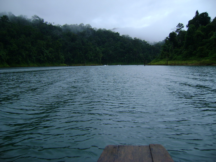  [b]ส่วนลำของผม เรือสามแผ่น หวานเย็นมาก[/b]  :grin: