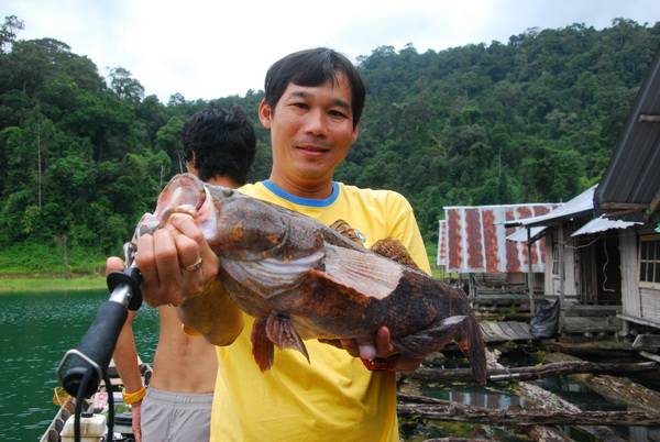  [b]ตัวนี้เกือบๆสี่โล[/b]  :love: