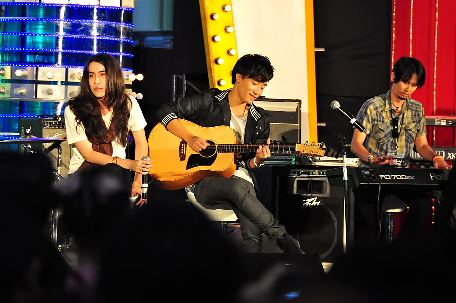 
อ่อ ... วงซิงกูล่านี่เอง  :grin: :grin:

