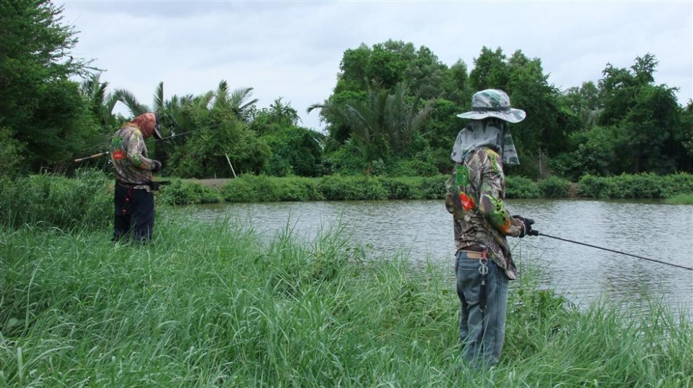 เปลี่ยนมุมครับ ตรงนี้เจอตัวเล็กซัดไปหลายหน่วย  :smile: