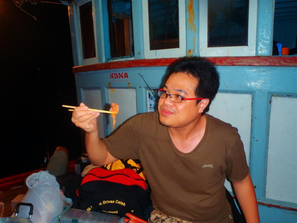 น้าปัด ของผมตอนเเรกเห็นเมาเรือ พอเจอหมึกสด เข้าไปหายเมาเรือเลย :laughing: :laughing: :laughing: