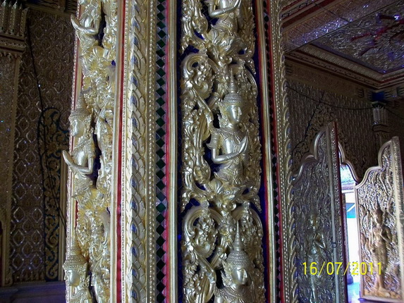 เสาภายใน วิหารทองคำ ทุกๆต้น
สวยจริงๆครับ