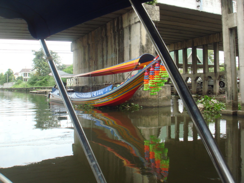แวะสอบถามเส้นทางกับน้าๆที่ท่าเรือนี้ครับ ขอบคุณสำหรับคำแนะนำดีๆน้ำใจและคำอวยพรที่มีให้ครับ :smile: