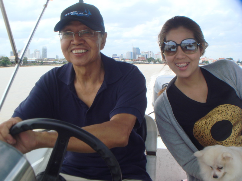 ถ่ายรูปคู่ซะหน่อย :smile: :smile: :smile: