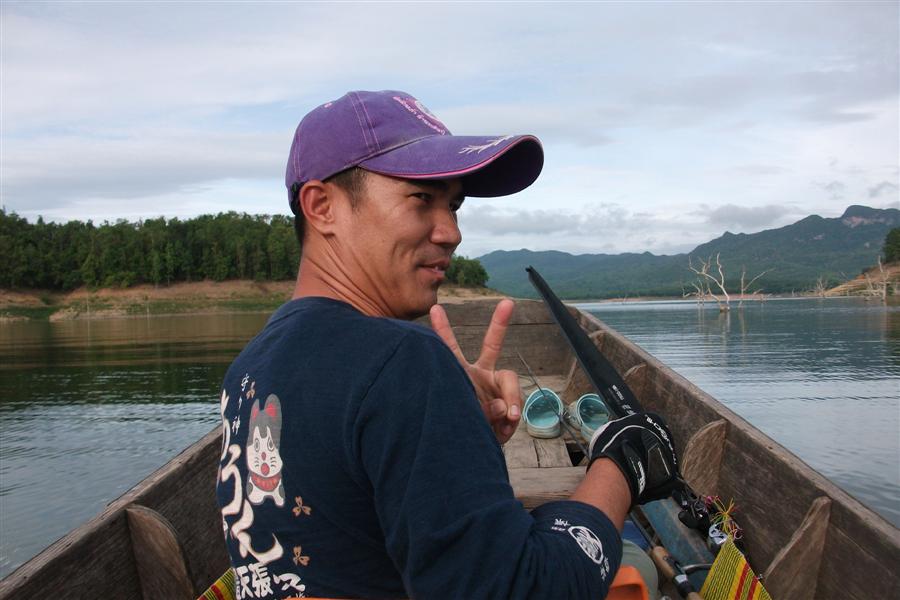 พี่บีซ รุ่นพี่อำนายศิลป์58 เป็นบัดดี้ลงเรือของผมวันนี้ :cool: