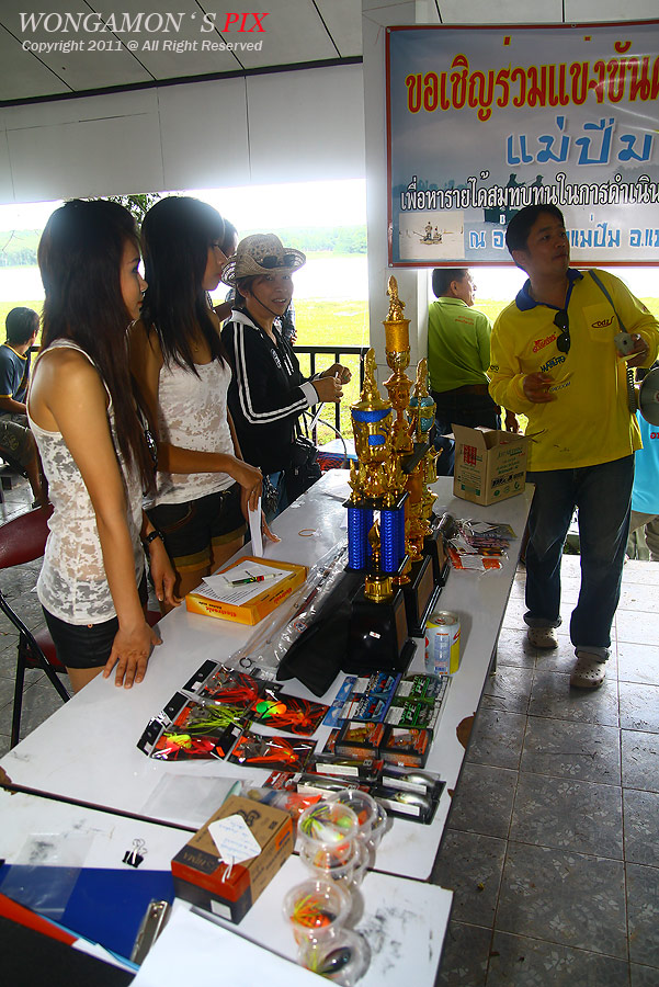 ของรางวัลเยอะแยะมากมายครับ....... :grin: :grin: :grin: