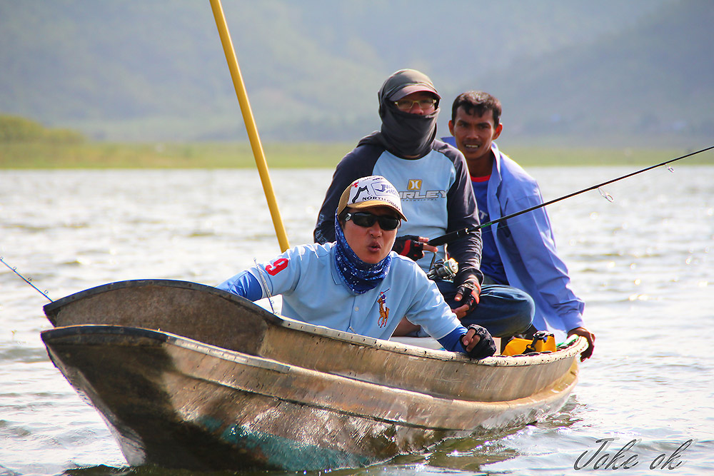 คนหัวเรือนั่งดีๆนะจร้าระวังจะตกเรือ ช่วงนี้ยิ่งมือไม้อ่อน ตกเรือบ่อยเหลือเกิน  อิ อิ อิ อิ อิ :grin: