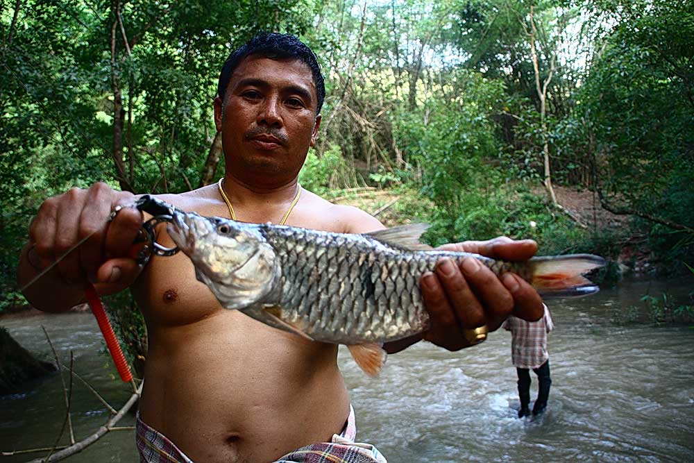 กระสูบน้ำไหล กับเวลาที่ตามหา 8ชั่วโมงออฟโรด
ผมว่าคุ้มขอรับ

 :umh: :umh: