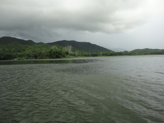 ฝนฟ้าอากาศ คือเรื่องของธรรมชาติ
ไม่มีใครไปกำหนด กฎเกณท์อะไรได้ 