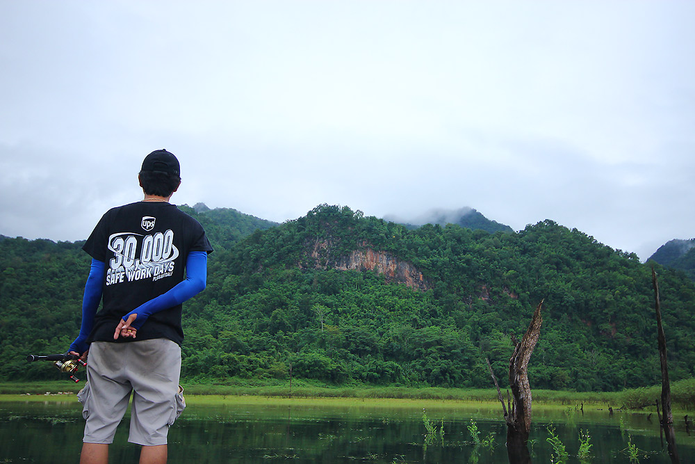 

 [b]ช่วงนี้ฝนตกเยอะมาก..ต้นไม้เขียวสวยมากมายอะ[/b]       :cheer: