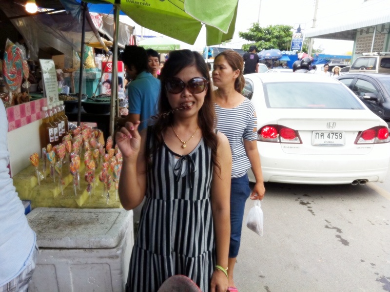 สวัสดีค่ะ..น้า Tuk...tuk  ขอบคุณที่ติดตามชมค่ะ  :rose: :rose:

[center][b]เดินไป กินไป โอ้ย...ไม่ก