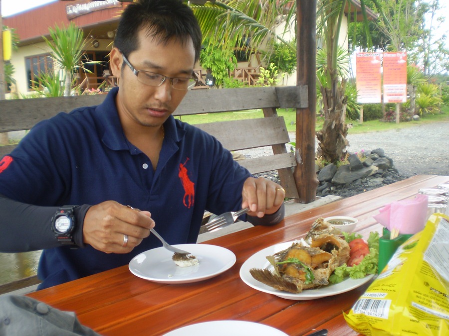 ทานข้าวกันคับ น้า

 :laughing: :laughing: :laughing: