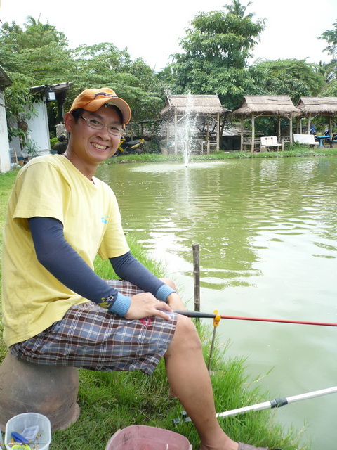 พอรออยู่ได้สักพัก  แสงส่องทาง   แดดแห่งความหวังก็เริ่มมาเยือน   

เหล่าเกรียนได้พบกับ เทพ 555+  น้