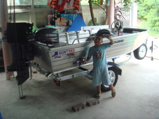 เจ้าของเรือตัวจริงมาถ่ายรูปกับเรือหน่อย :smile:
