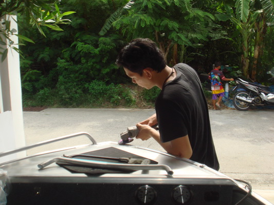 ก่อนอื่นตัดเสร็จแล้ว ทีมเจียรมา :laughing: