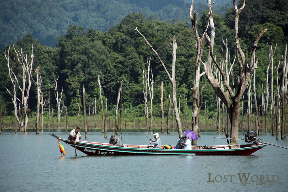 




วิ่งพ้นหลี่ยมมานิดเดียว ก็เจอเรืออีกลำ

โอ้ววว....ตกลงว่า ตอนนี้เกมส์ยอดนิยม ที่นี่ต้อง 