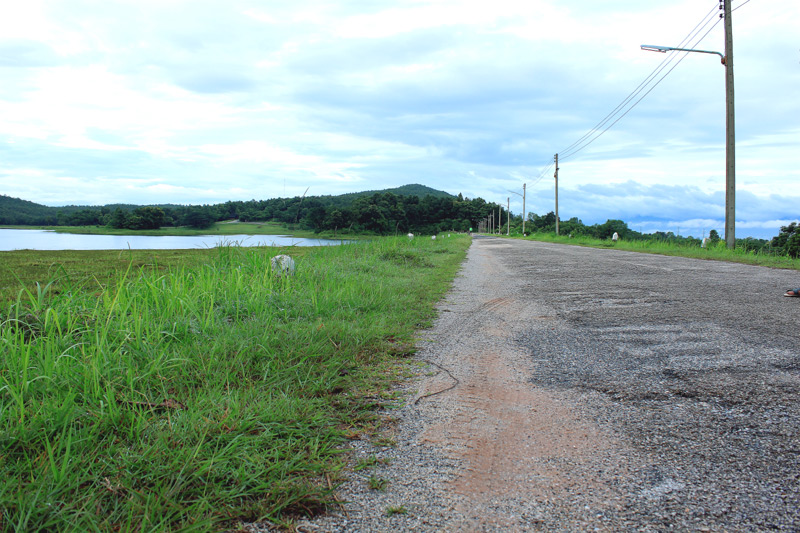 ไม่มีไรทำครับ...ถ่ายเล่นๆระหว่างรอเรือครับ