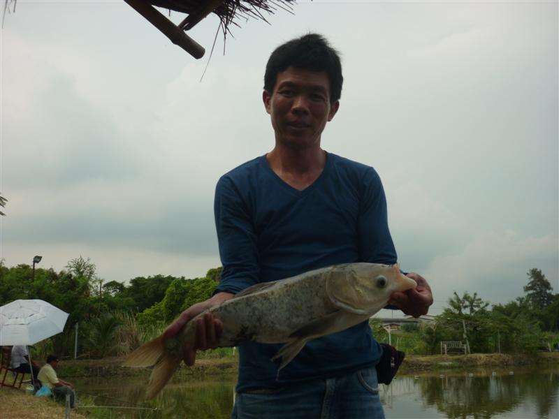 อา....เปลี่ยนมามือเหม็นสองมือมั่ง   :laughing: