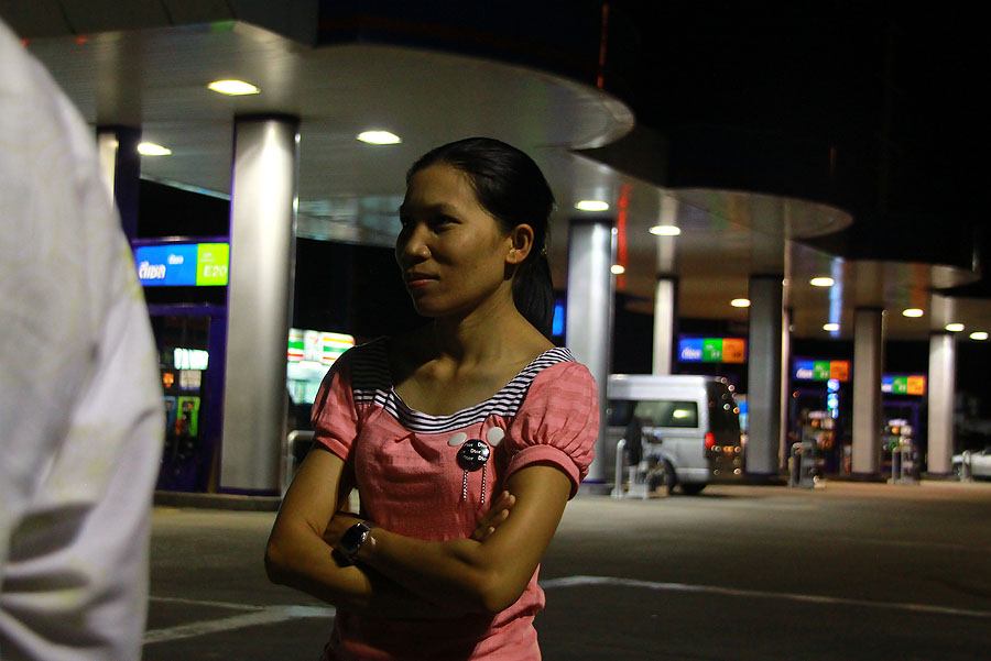 ซ้อจันทร์มาในชุดสวยที่(ผม)ไม่คุ้นซักเท่าไร่...... :smile:

 :cheer: :cheer: :cheer: :cheer: :cheer