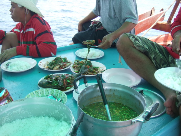 กับข้าวมื้อเที่ยงน่าอร่อยเชียว กิน