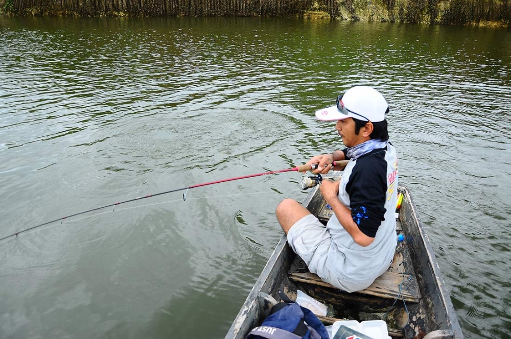 เอาสะรอบเรือเลยพ่อคุณ  แหมเพ่ อัดปลาไม่ยอมลุกเลย เทพเกิ้นนนน :laughing:
