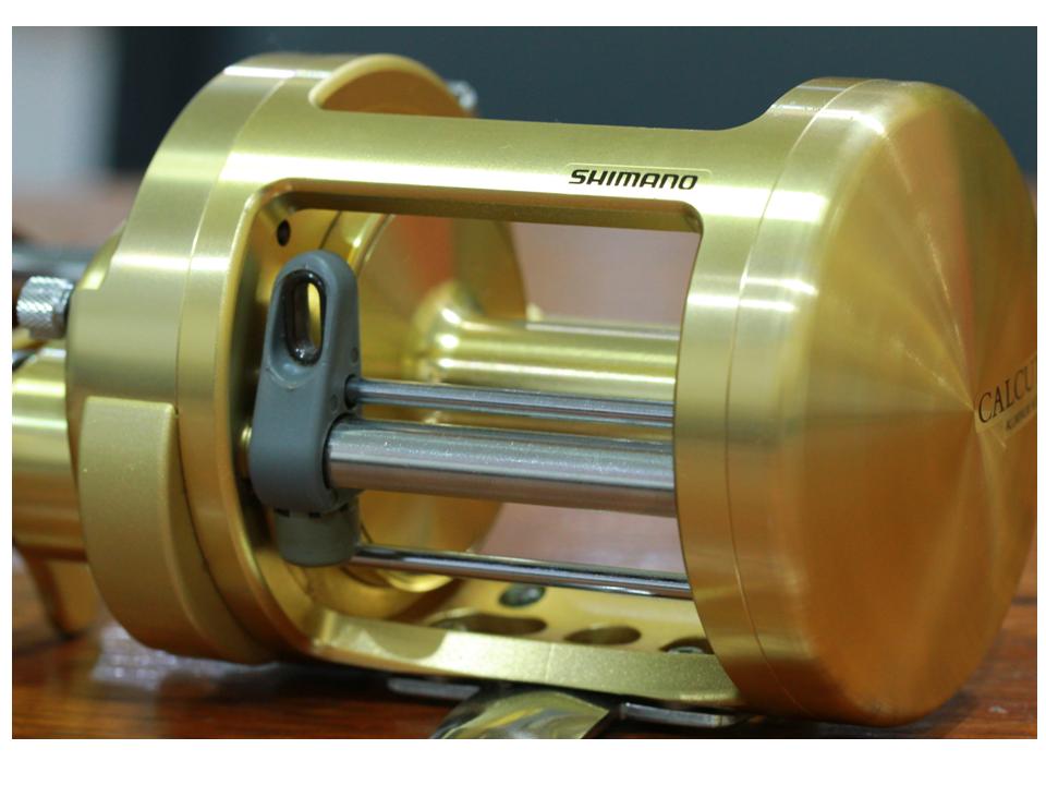 Shimano Calcutta 700 Made in Japan 
อัตราทด 4.7 : 1

รอกทั้ง 3 ตัวนี้แหละครับ เหมาะสำหรับลอยอินทร