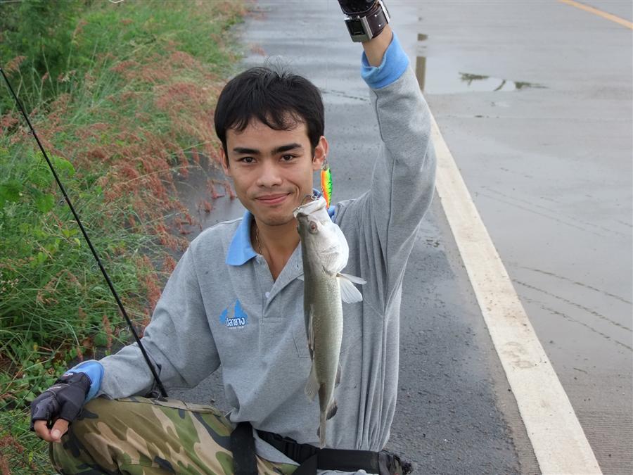 [b]ไปทุกที่ ที่มีปลา แห้วกินเค้ายากส์ครับ อิอิ [/b]  :grin: :grin: :grin: :grin: :grin: :grin: :grin