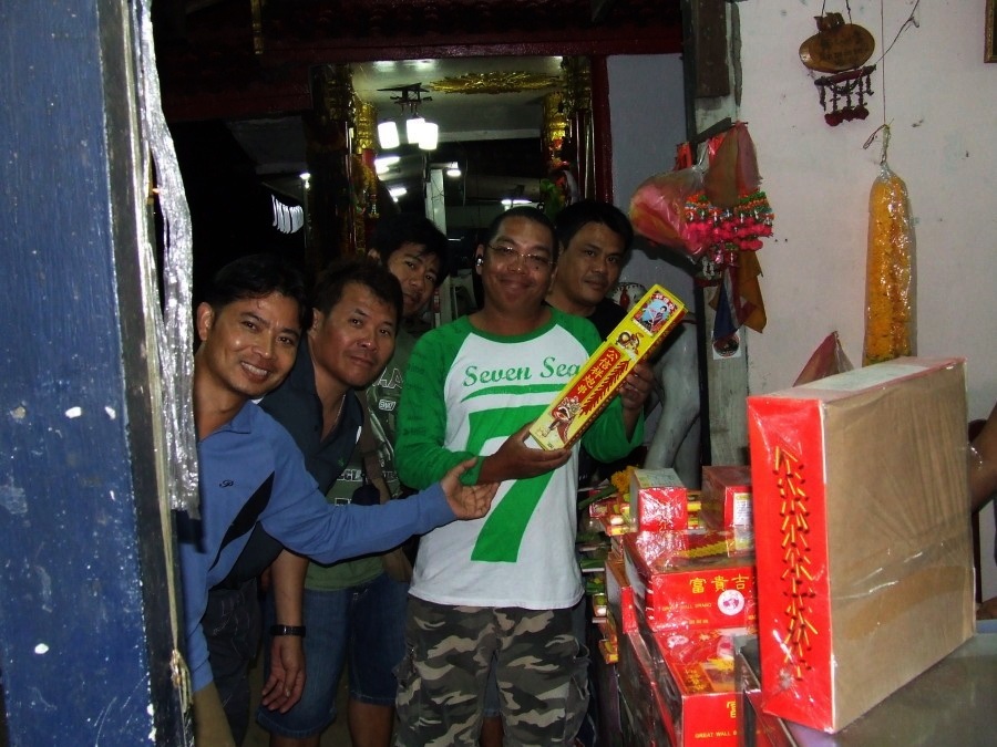 เช็คอีกที่ไม่ขาดไม่เกินนะ?

 :laughing: :laughing: :laughing: :laughing: :laughing: