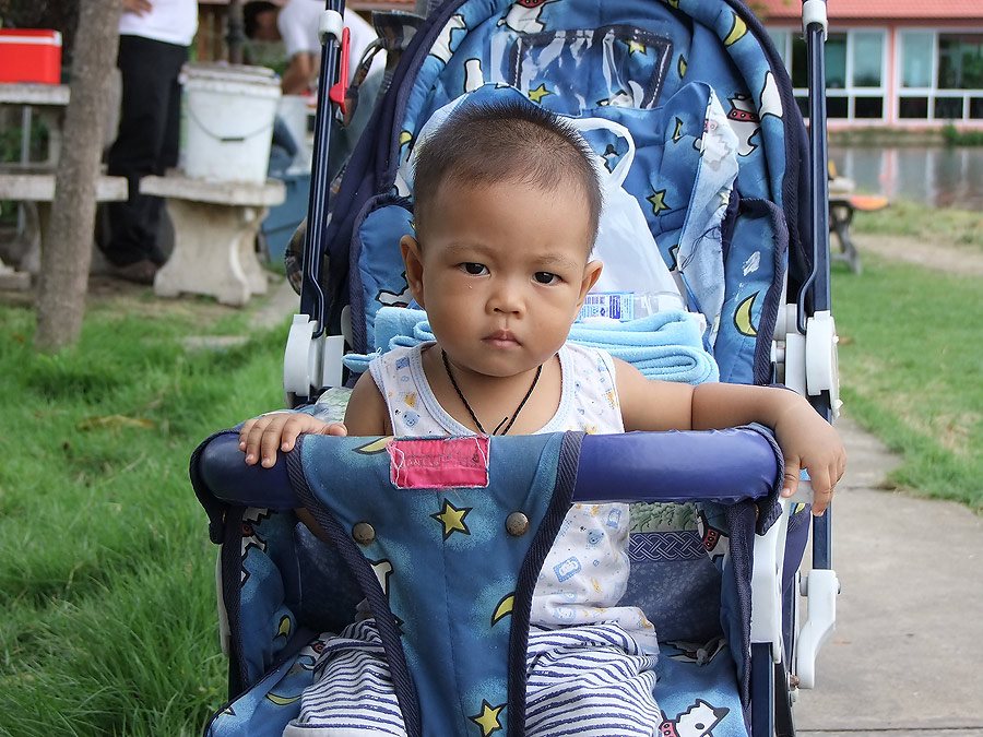 [b]เอ่ ส่องไป ส่องมา นี่ลูกใครเนี่ย อิอิ[/b]  :cool: :cool: :cool: :cool: :cool: :cool: :cool: :cool