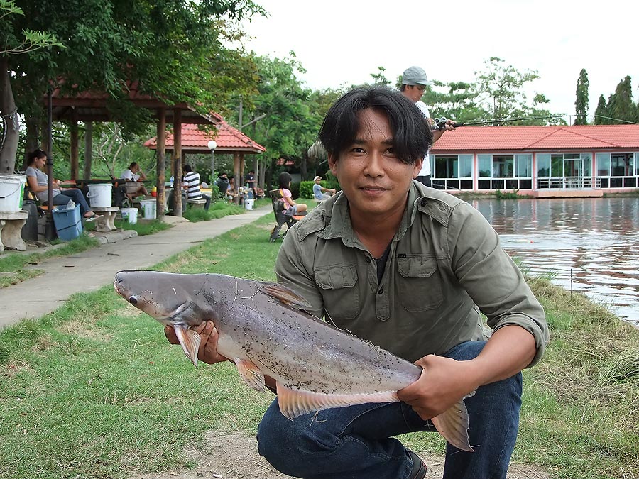 [b]แล้วน้าต่อเรา ก็หล่อไปแบบสบายๆ อิอิ[/b]  :cool: :cool: :cool: :cool: :cool: :cool: :cool: :cool: 