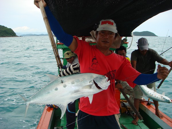 อุ๊ยๆ ๆ กินพร้อมกันเลยหัวเรือท้ายเรือ :laughing: :laughing: :laughing: :laughing: