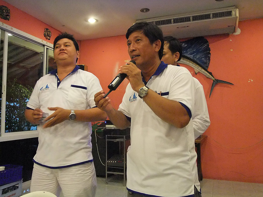 [b]ผมก็เลย สัมภาษณ์ ซ๊ะนิดนึง อิอิ[/b]  :cool: :cool: :cool: :cool: :cool: :cool: :cool: :cool: :coo