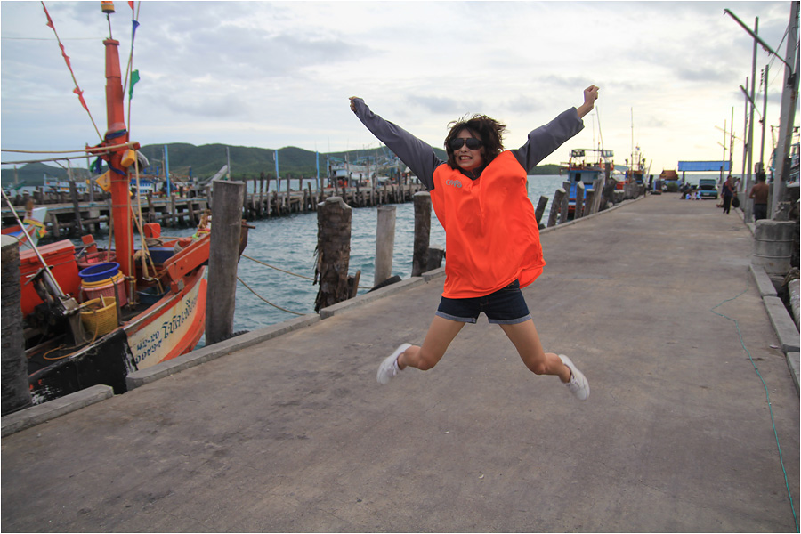 ตามชมอย่างเดียวนะน้ามัส ห้ามคิดอะไร ผมหวง 5555  

( เป็นตุเป็นตะเลยกรู )  :laughing: :laughing: