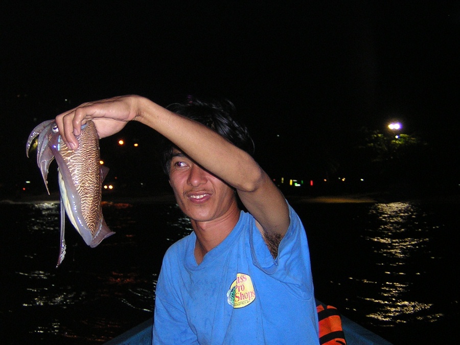เอาอีกกินของมันอีก  :mad: :mad:  ไอ้ดองด้วย :laughing: :laughing:
