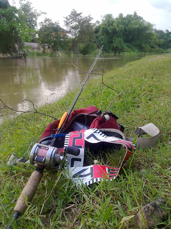 อุปกรณ์ที่ เอาไป
มี คันเพนวิคFVR 6.3   8-16lb
รอก  CQ-100DC 
สายวัดขนาดปลา
เหยื่ออีก 1 กล่องเล็ก
